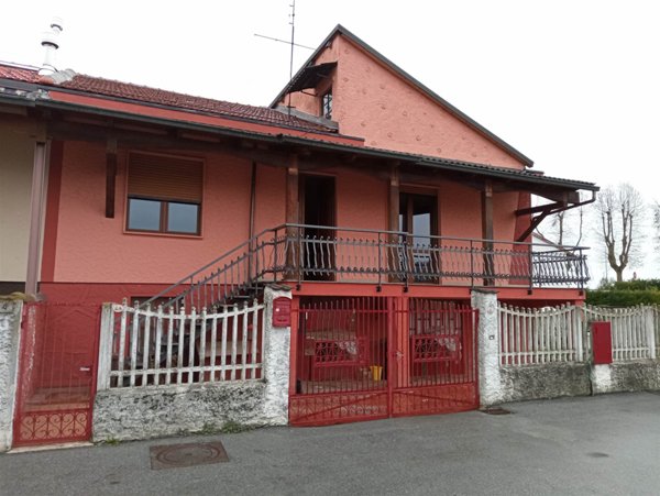 casa indipendente in vendita a Fano in zona Carignano Terme