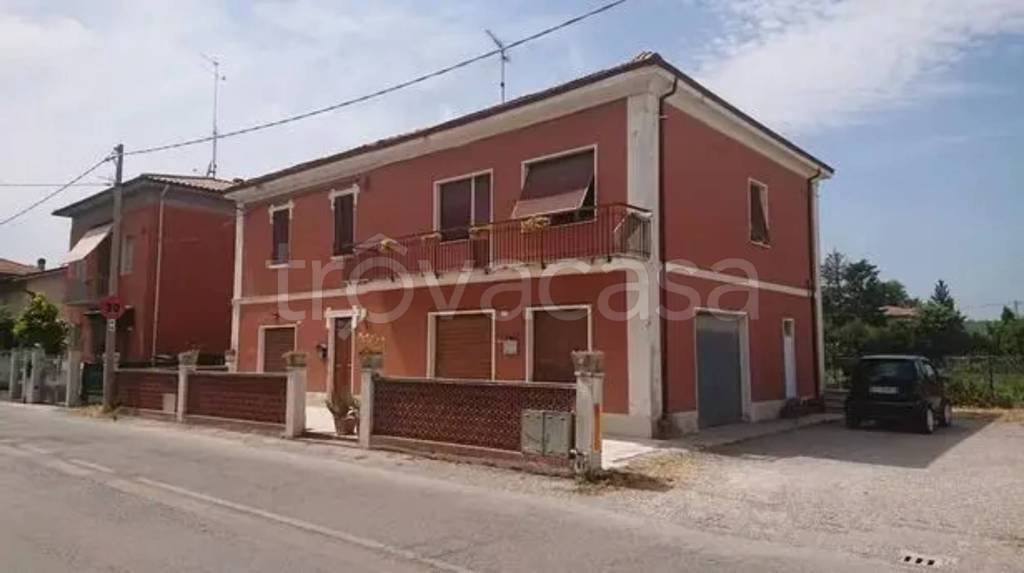 casa indipendente in vendita a Fano