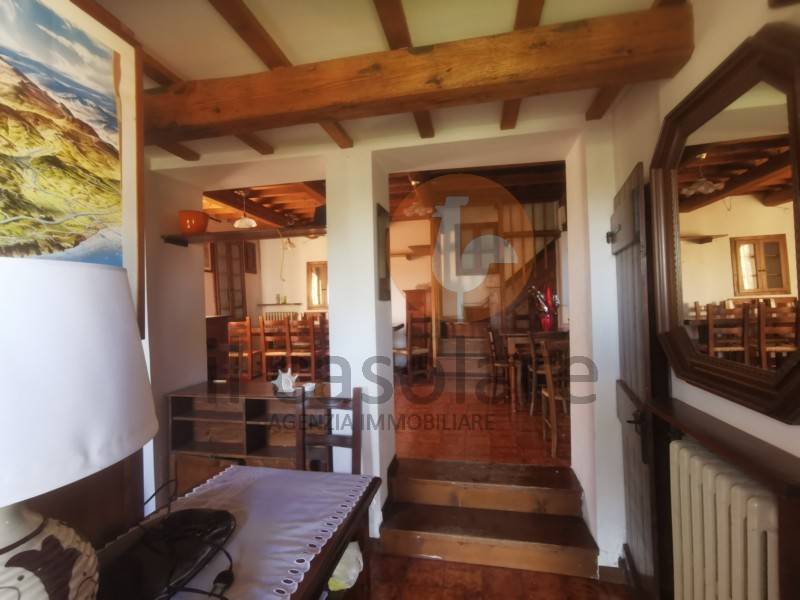 casa indipendente in vendita a Fano in zona Fenile