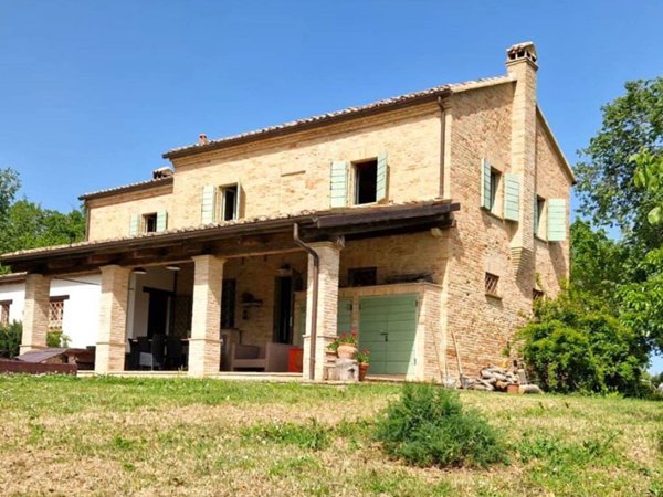 casa indipendente in vendita a Fano in zona Magliano