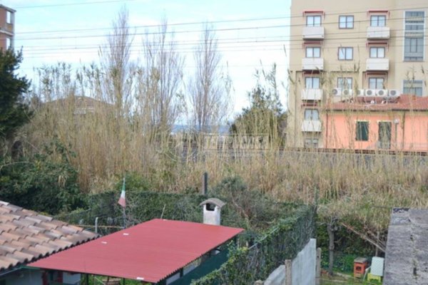 casa indipendente in vendita a Fano