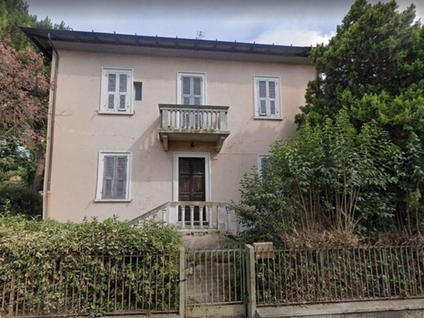 casa indipendente in vendita a Fano