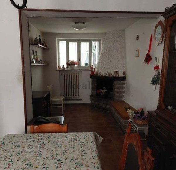 casa indipendente in vendita a Fano