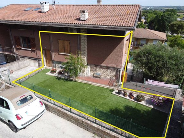 appartamento in vendita a Fano in zona Rosciano
