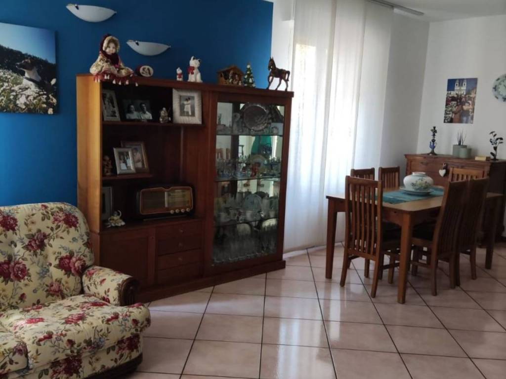 casa indipendente in vendita a Fano