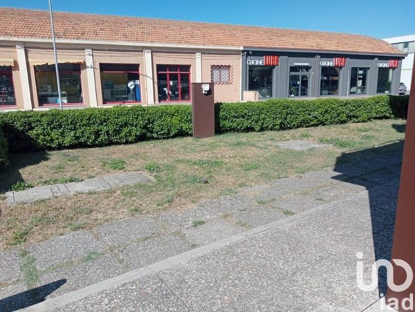 negozio in vendita a Fano