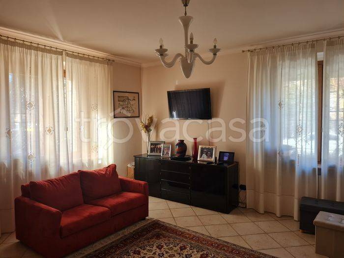 casa indipendente in vendita a Fano