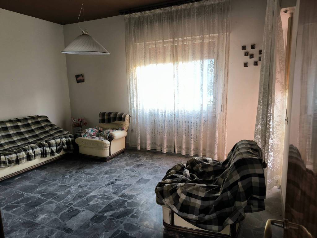 casa indipendente in vendita a Fano in zona Cuccurano