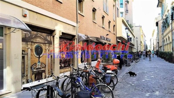 negozio in vendita a Fano
