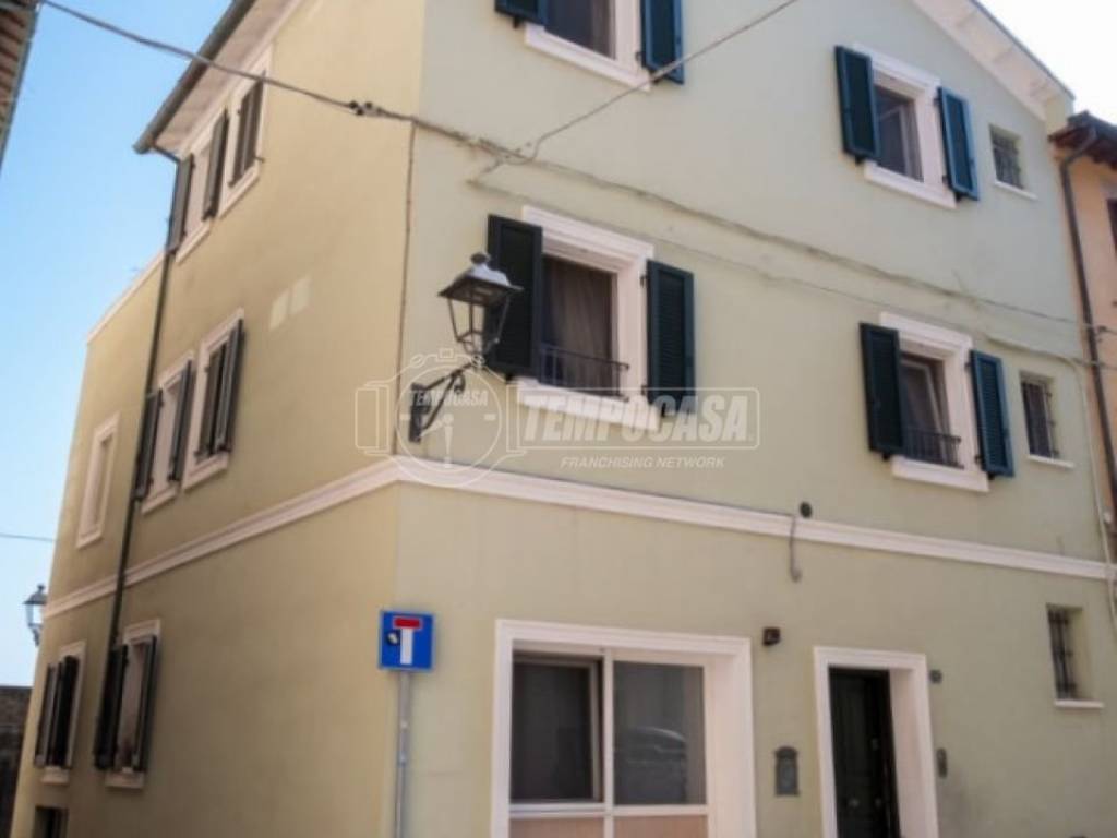 casa indipendente in vendita a Fano