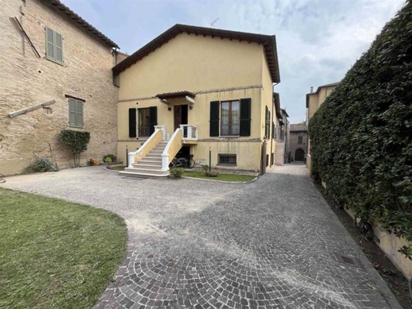 casa indipendente in vendita a Fano
