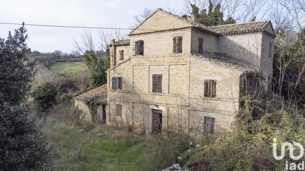 casa indipendente in vendita a Fano