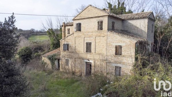 casa indipendente in vendita a Fano