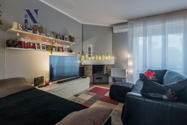 casa indipendente in vendita a Fano in zona Fenile