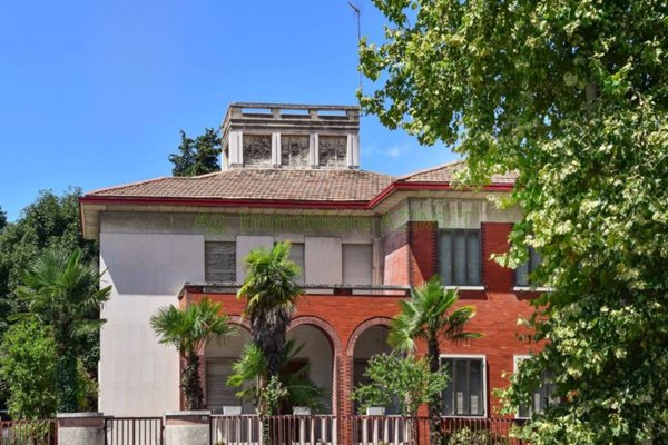casa indipendente in vendita a Fano