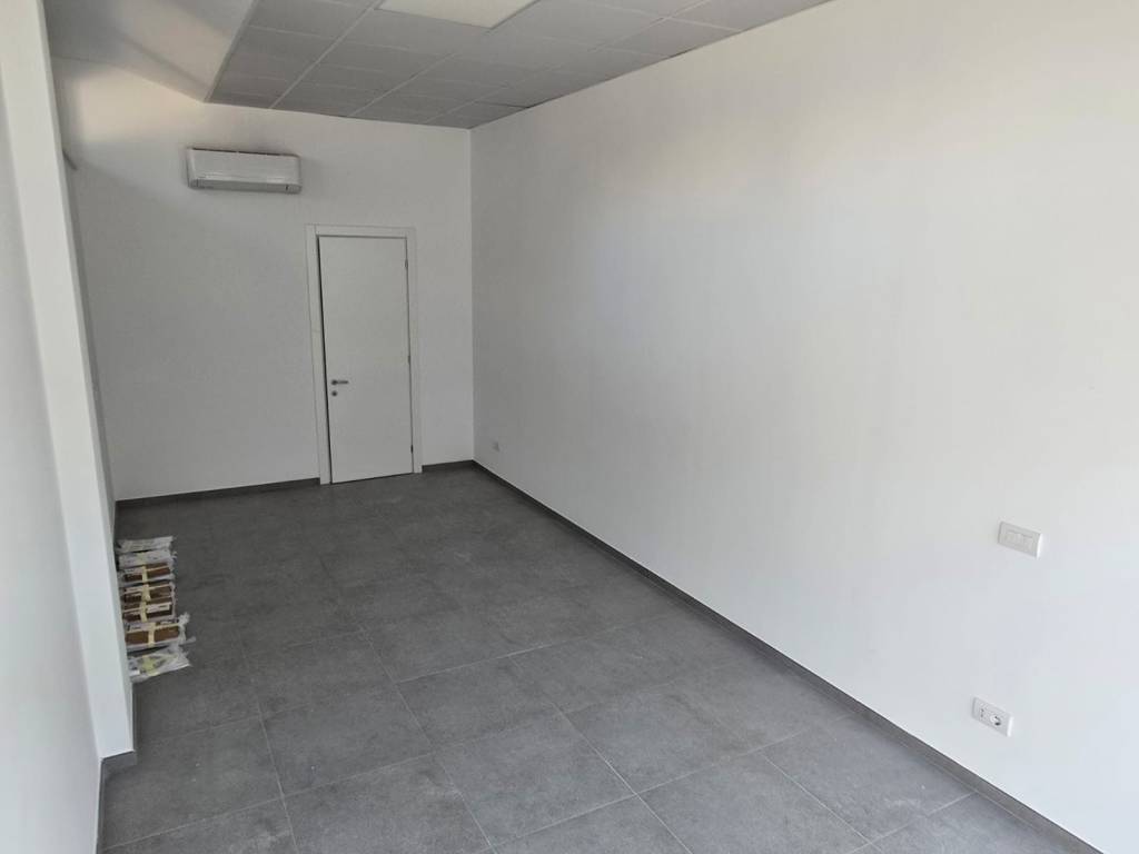 negozio in vendita a Fano