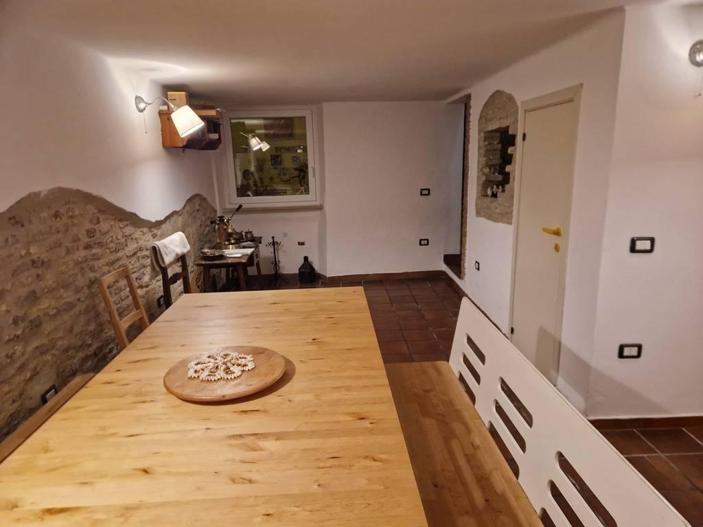 casa indipendente in vendita a Fano