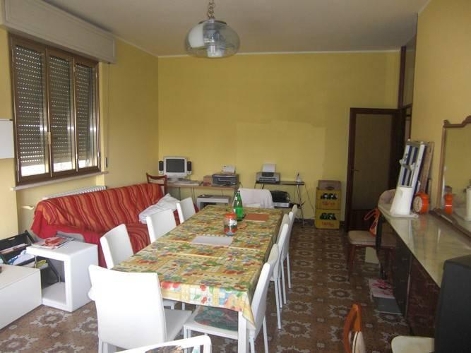 casa indipendente in vendita a Fano