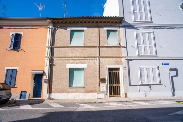 casa indipendente in vendita a Fano