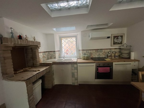 casa indipendente in vendita a Fano