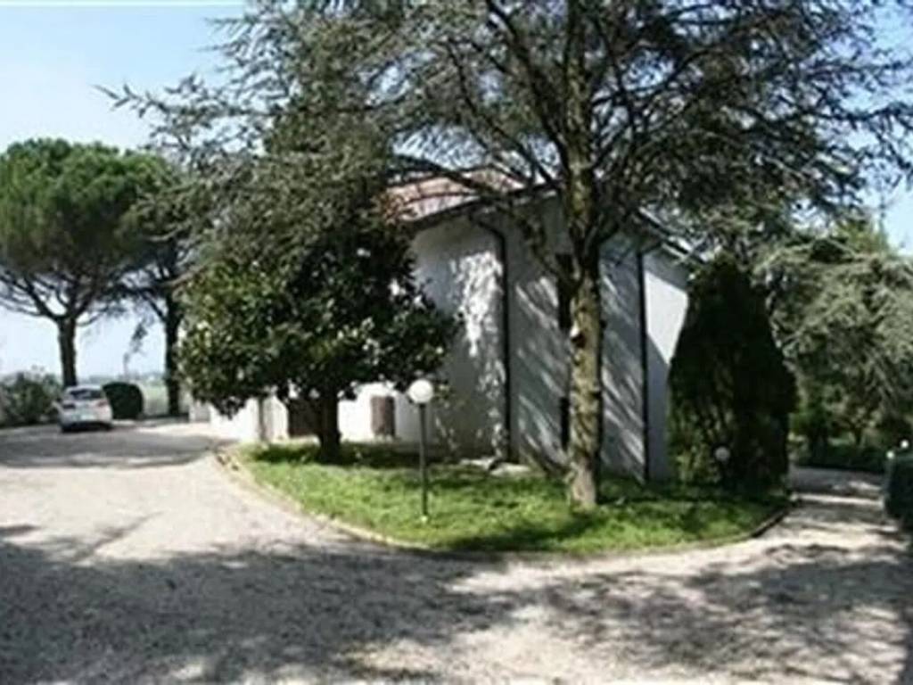 casa indipendente in vendita a Fano in zona Roncosambaccio