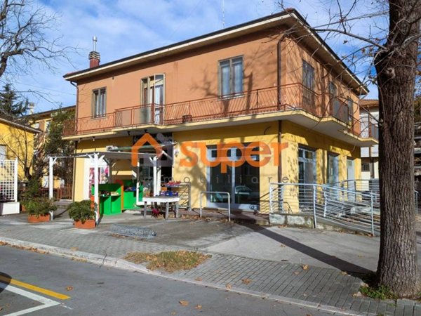 casa indipendente in vendita a Fano