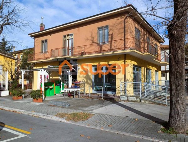 casa indipendente in vendita a Fano