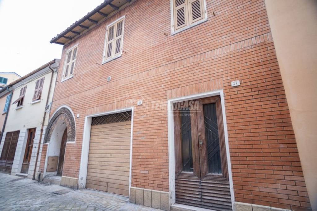 casa indipendente in vendita a Fano