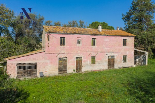 casa indipendente in vendita a Fano