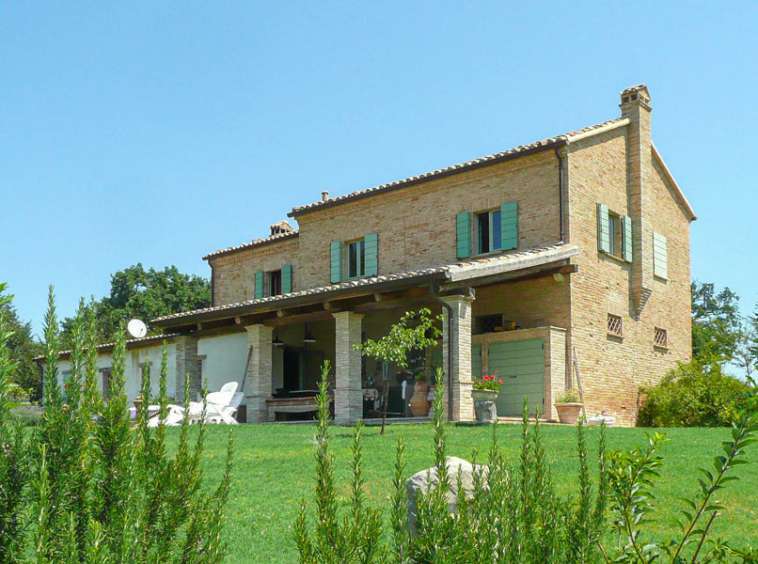 casa indipendente in vendita a Fano