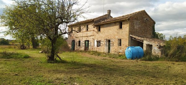 casa indipendente in vendita a Fano
