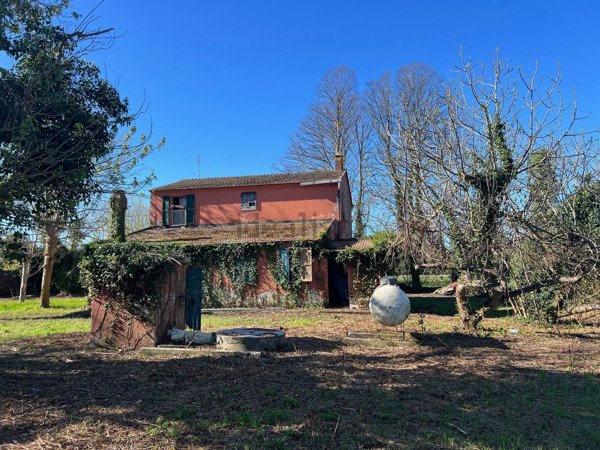 casa indipendente in vendita a Fano