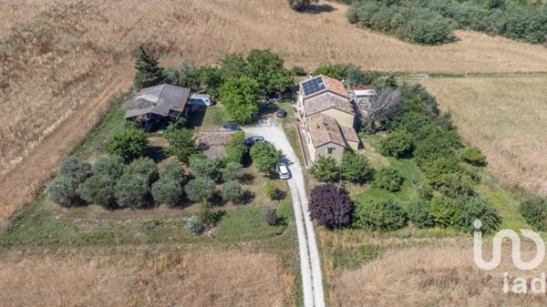 casa indipendente in vendita a Fano in zona Caminate
