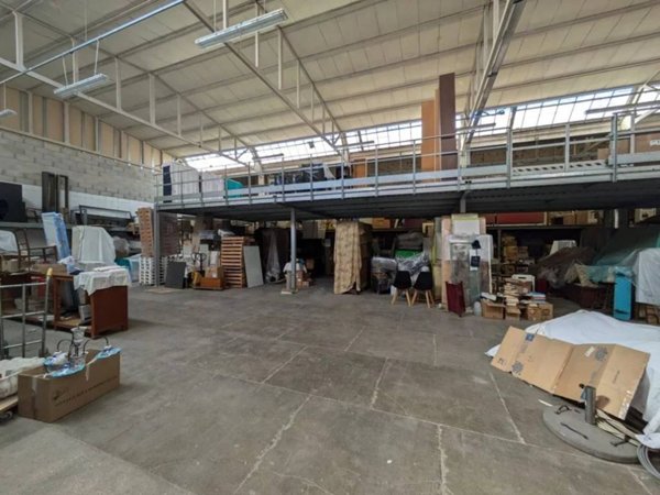 locale commerciale in vendita a Fano in zona Caminate