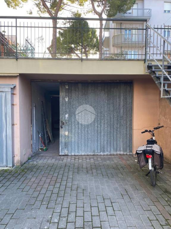 locale di sgombero in vendita a Fano