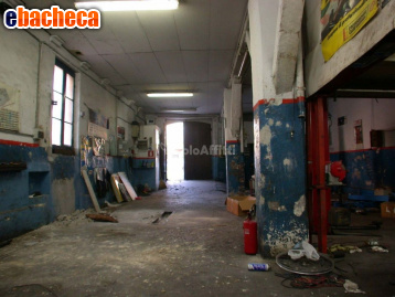 locale commerciale in vendita a Fano