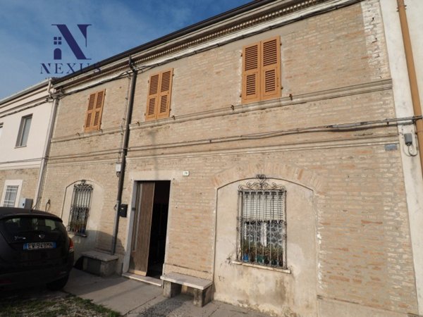 casa indipendente in vendita a Fano