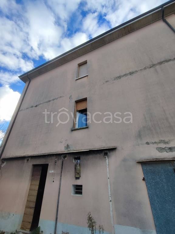 casa indipendente in vendita a Fano in zona Centinarola