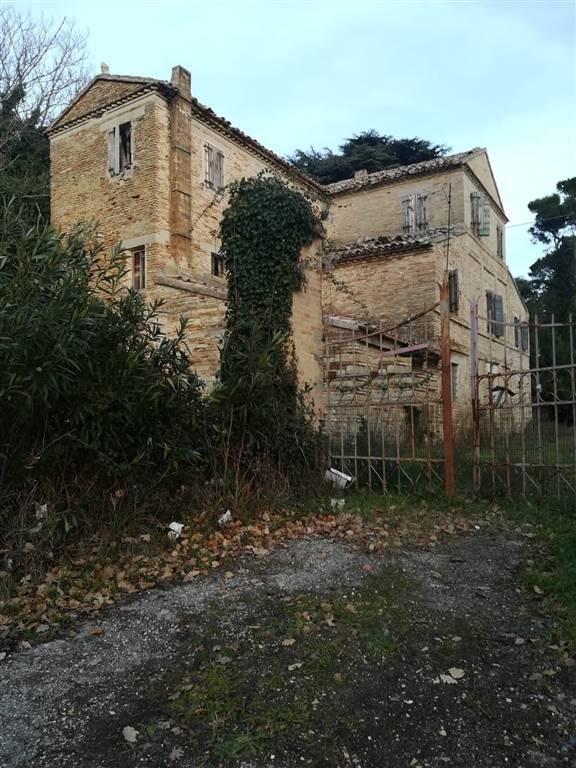 casa indipendente in vendita a Fano
