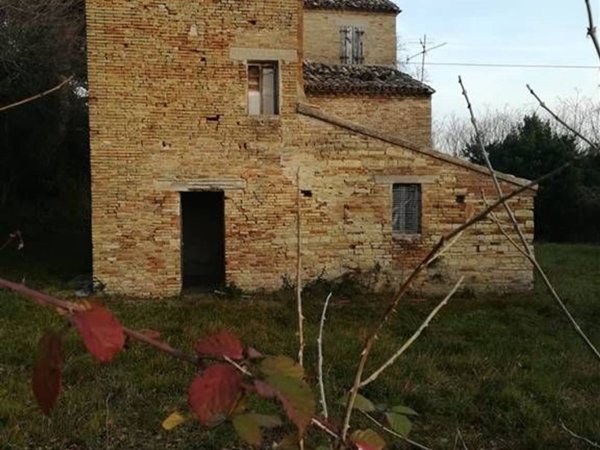 casa indipendente in vendita a Fano