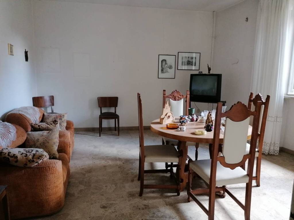casa indipendente in vendita a Fano