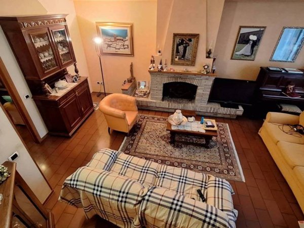 casa indipendente in vendita a Fano