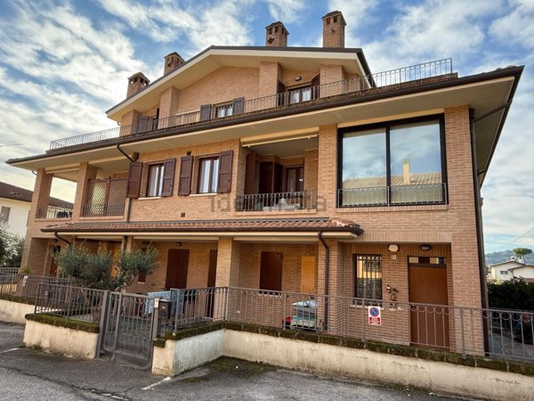 appartamento in vendita a Fano in zona Fenile