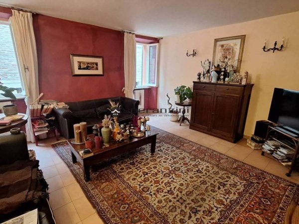 casa indipendente in vendita a Fano