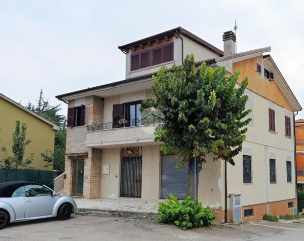 appartamento in vendita a Fano in zona Fenile