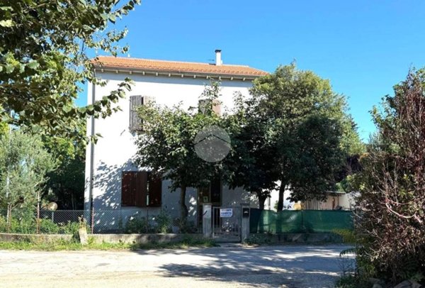 casa indipendente in vendita a Fano in zona Rosciano