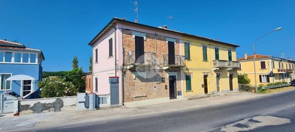 casa semindipendente in vendita a Fano