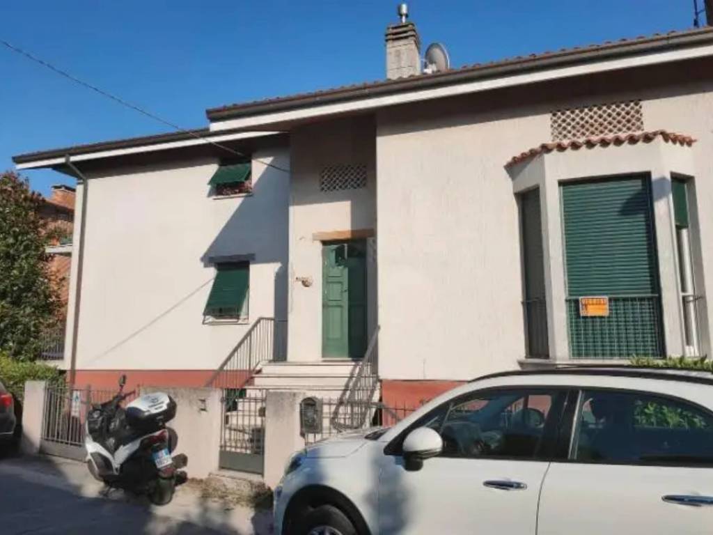 casa indipendente in vendita a Fano