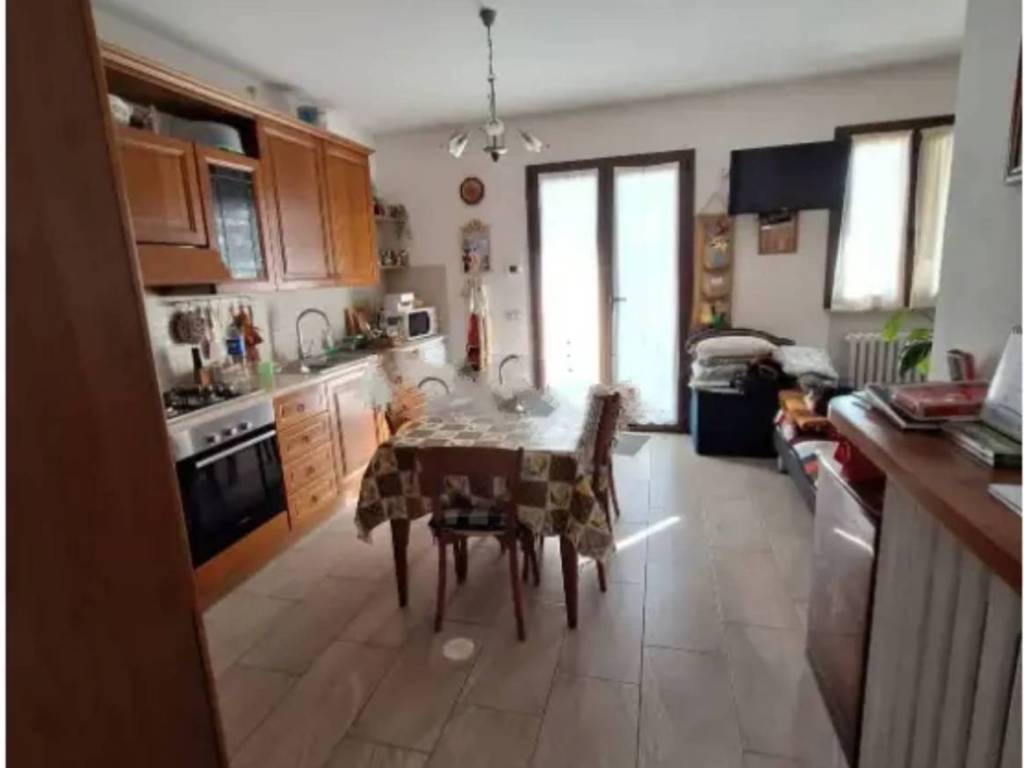 casa indipendente in vendita a Fano in zona Cuccurano