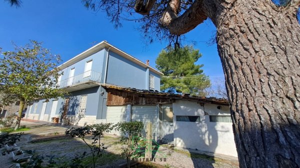 casa indipendente in vendita a Fano in zona Carignano Terme